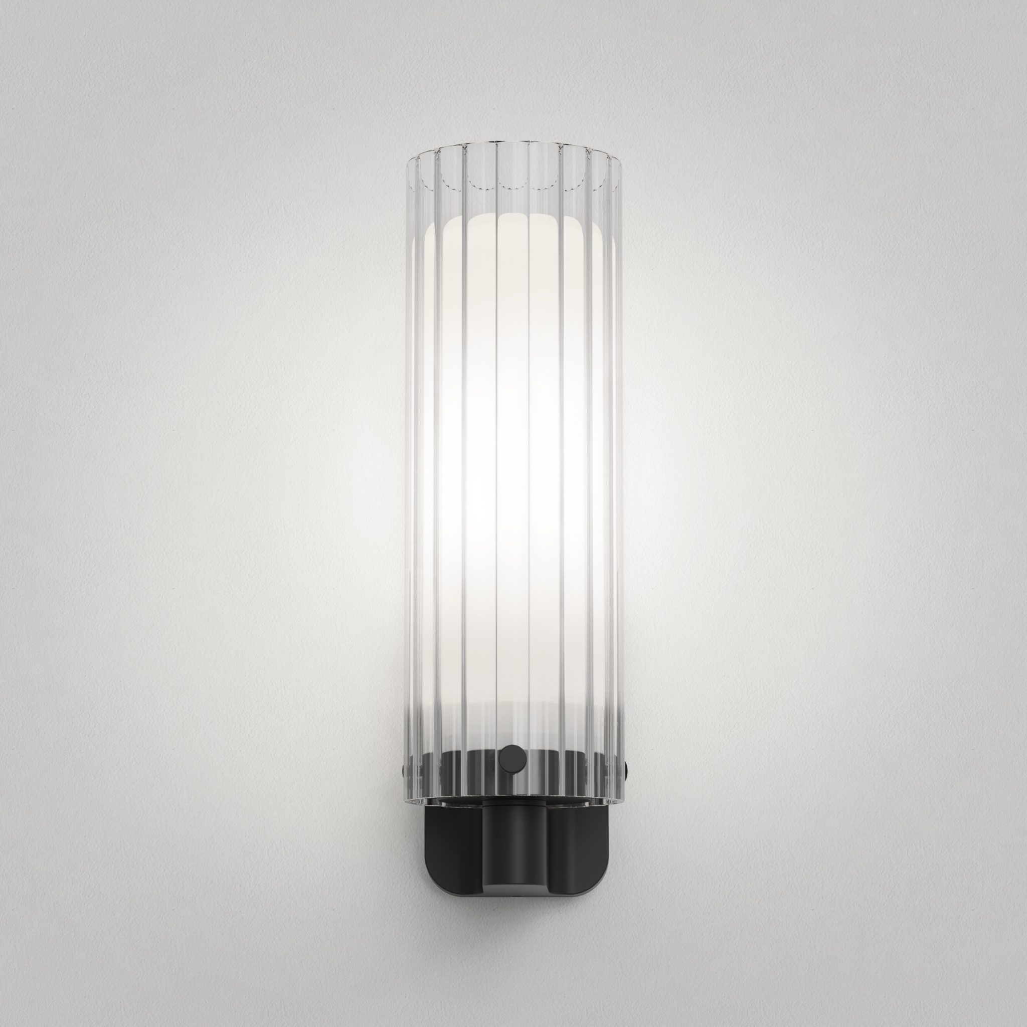 Modern vägglampa i svart med glaskupa