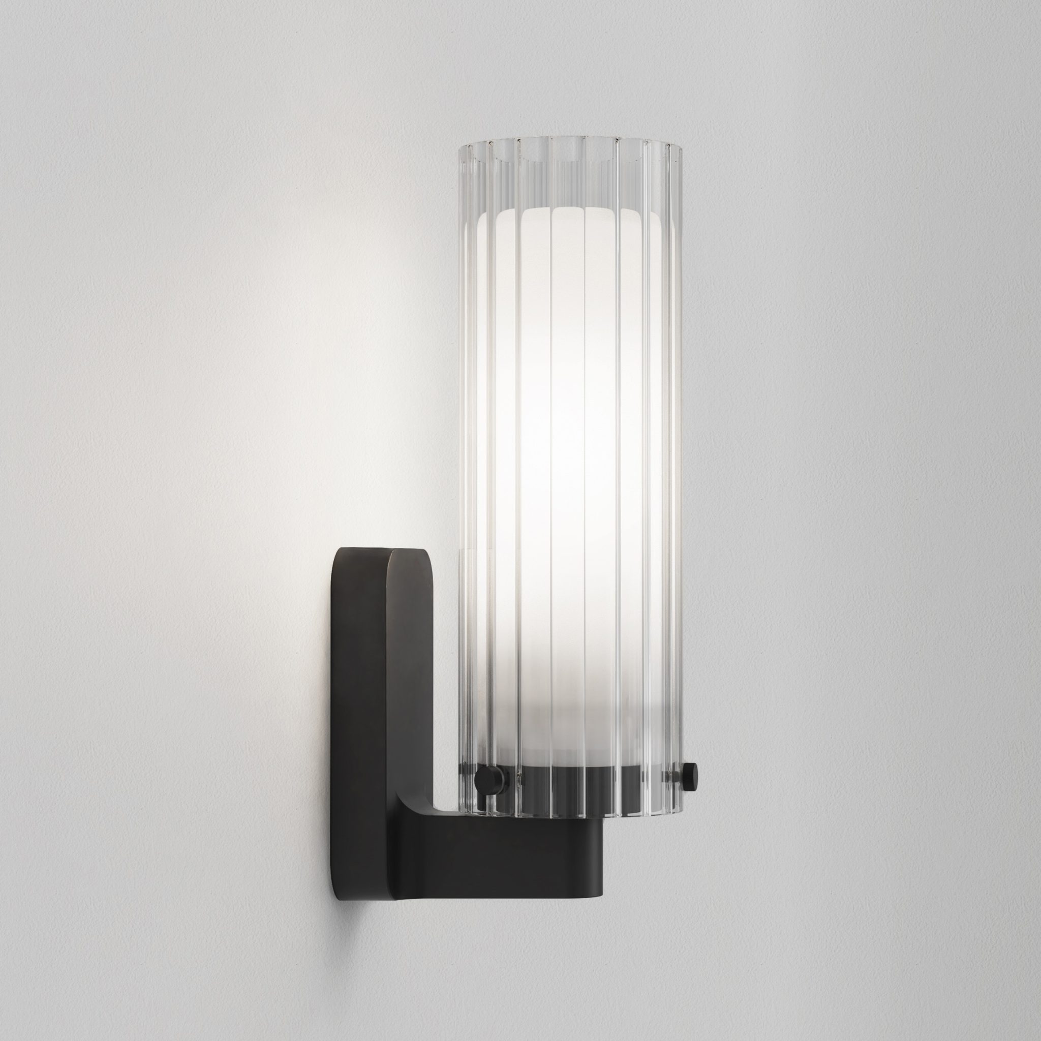 Vägglampa svart med klar glasdesign