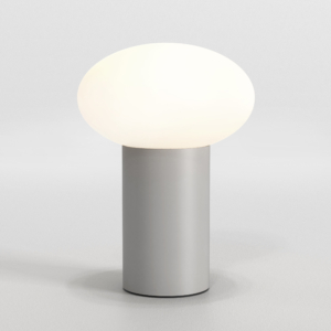 Zeppo Portable lampa med en rund glaskupa.