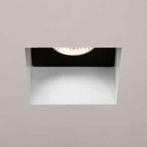 Trimless Square Fixed IP65 spotlights monterade i ett tak.