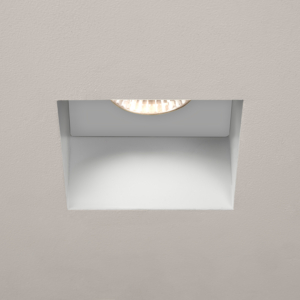 Trimless Square Fixed IP65 spotlights monterade i ett tak.