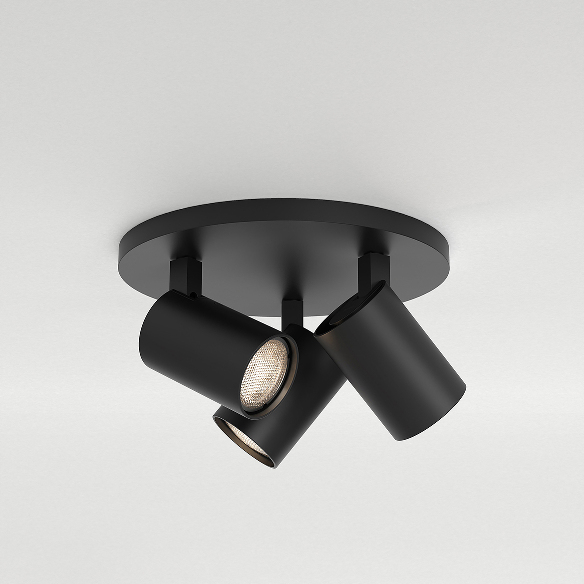 Ascoli Triple Round taklampa med 3 spotlights på en rund bas.