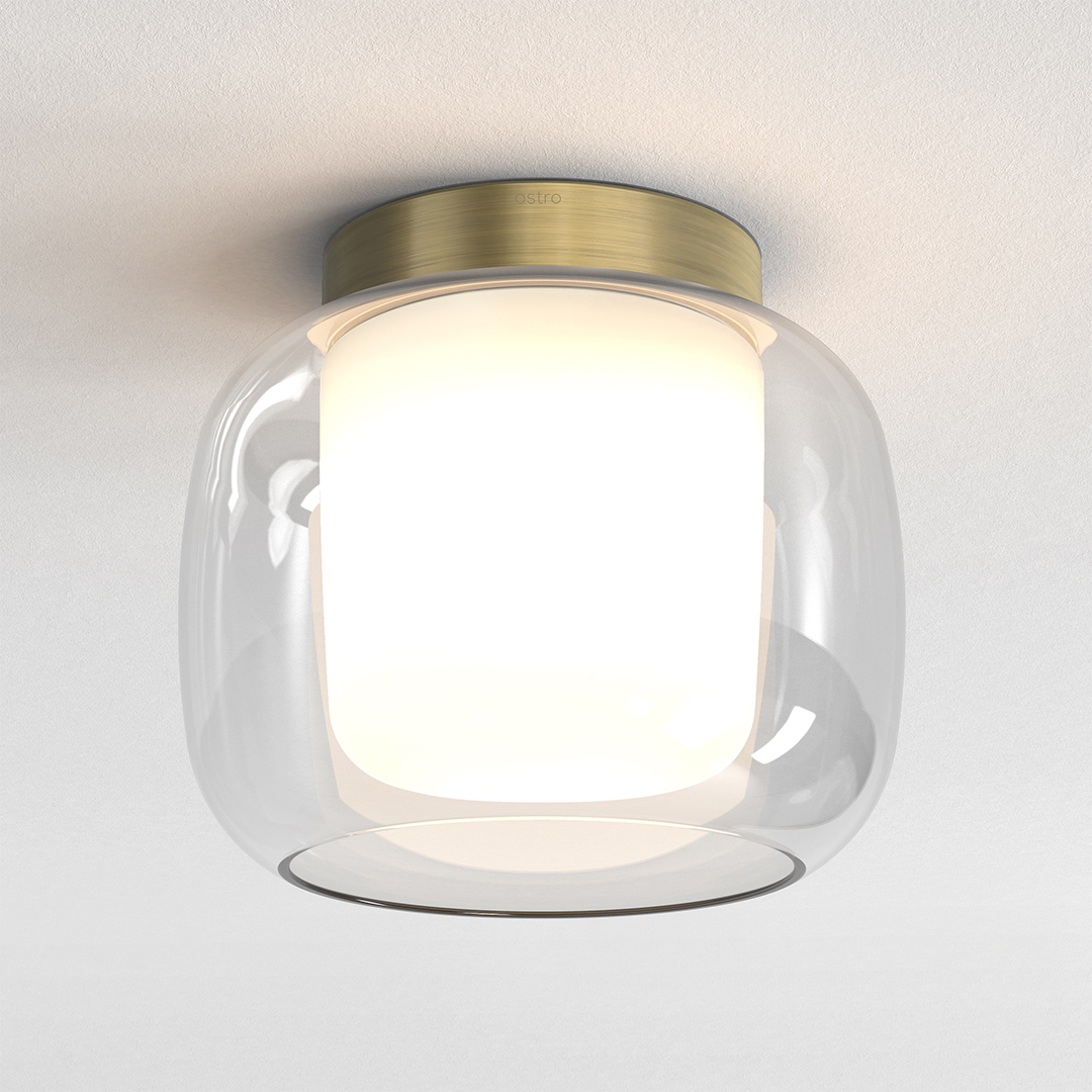 Modern taklampa, Aquina Ceiling 240 i matt borstad mässing med glasdesign