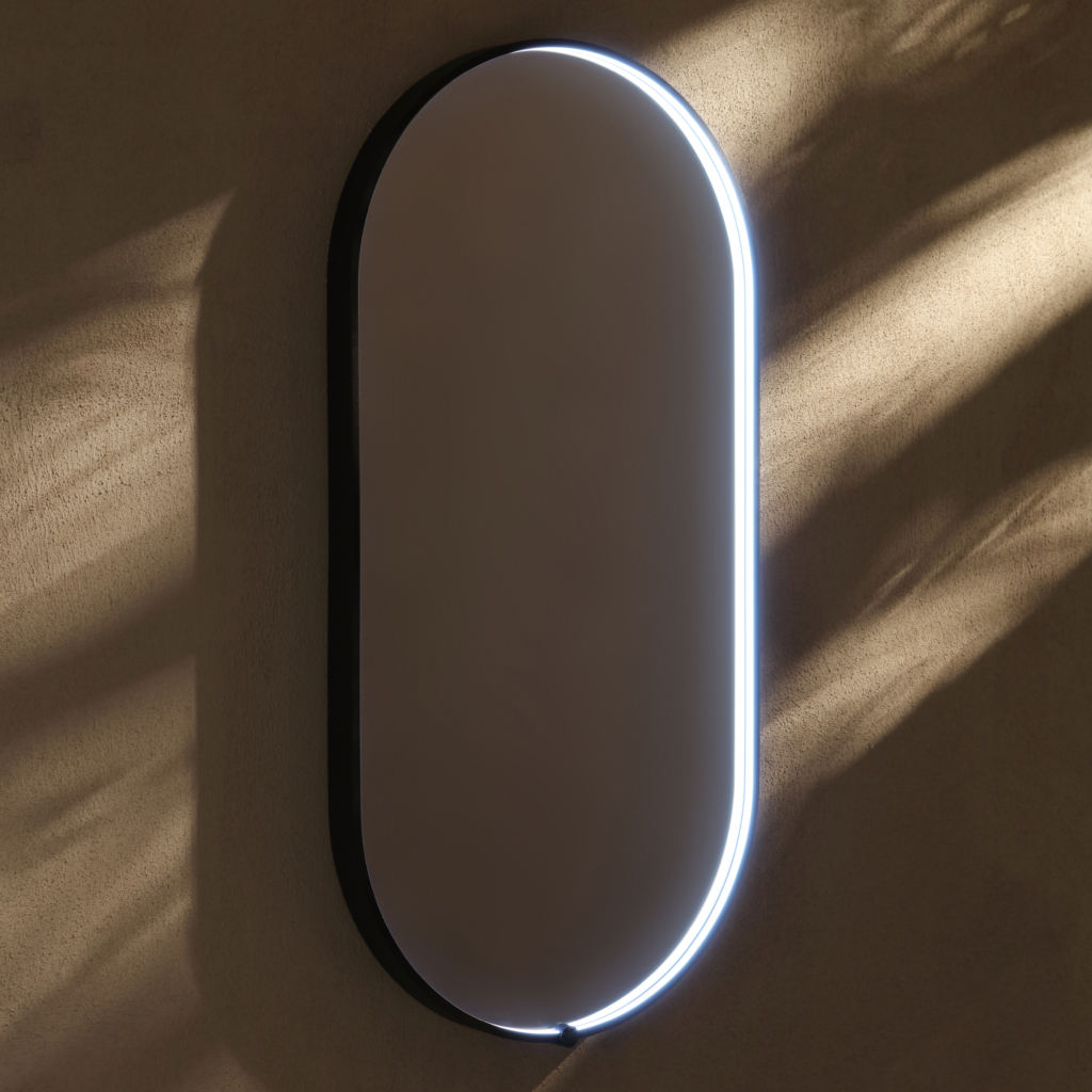 Frame oval spegel med belysning.