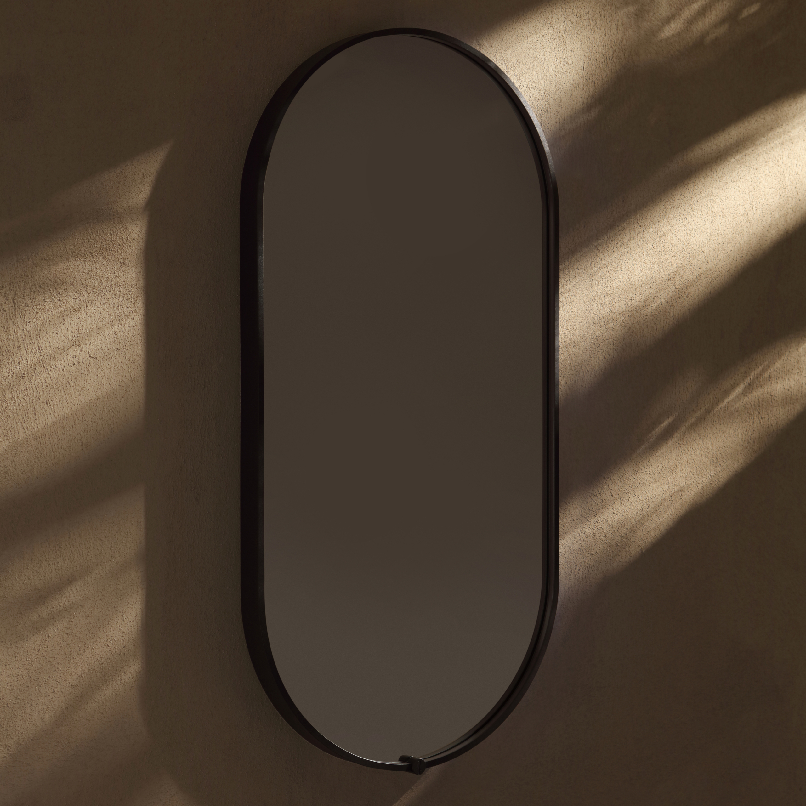 Frame oval spegel med belysning.