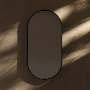 Frame oval spegel med belysning.