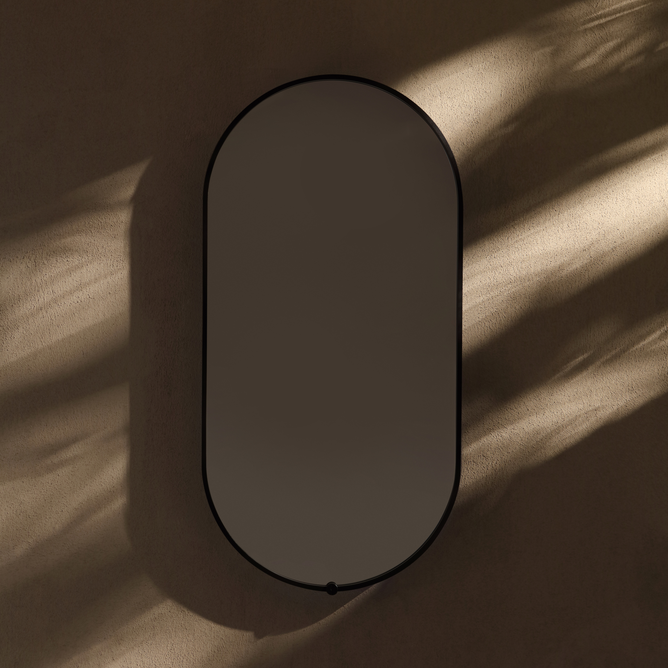 Frame oval spegel med belysning.