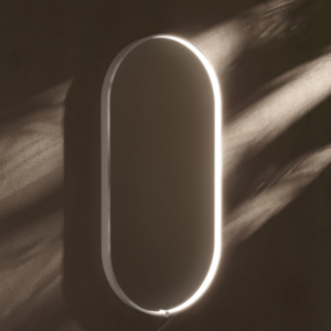 Frame oval spegel med belysning.