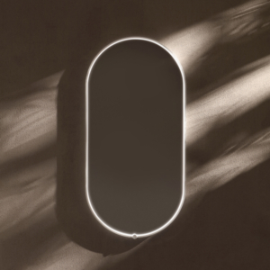 Frame oval spegel med belysning.