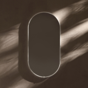 Frame oval spegel med belysning.