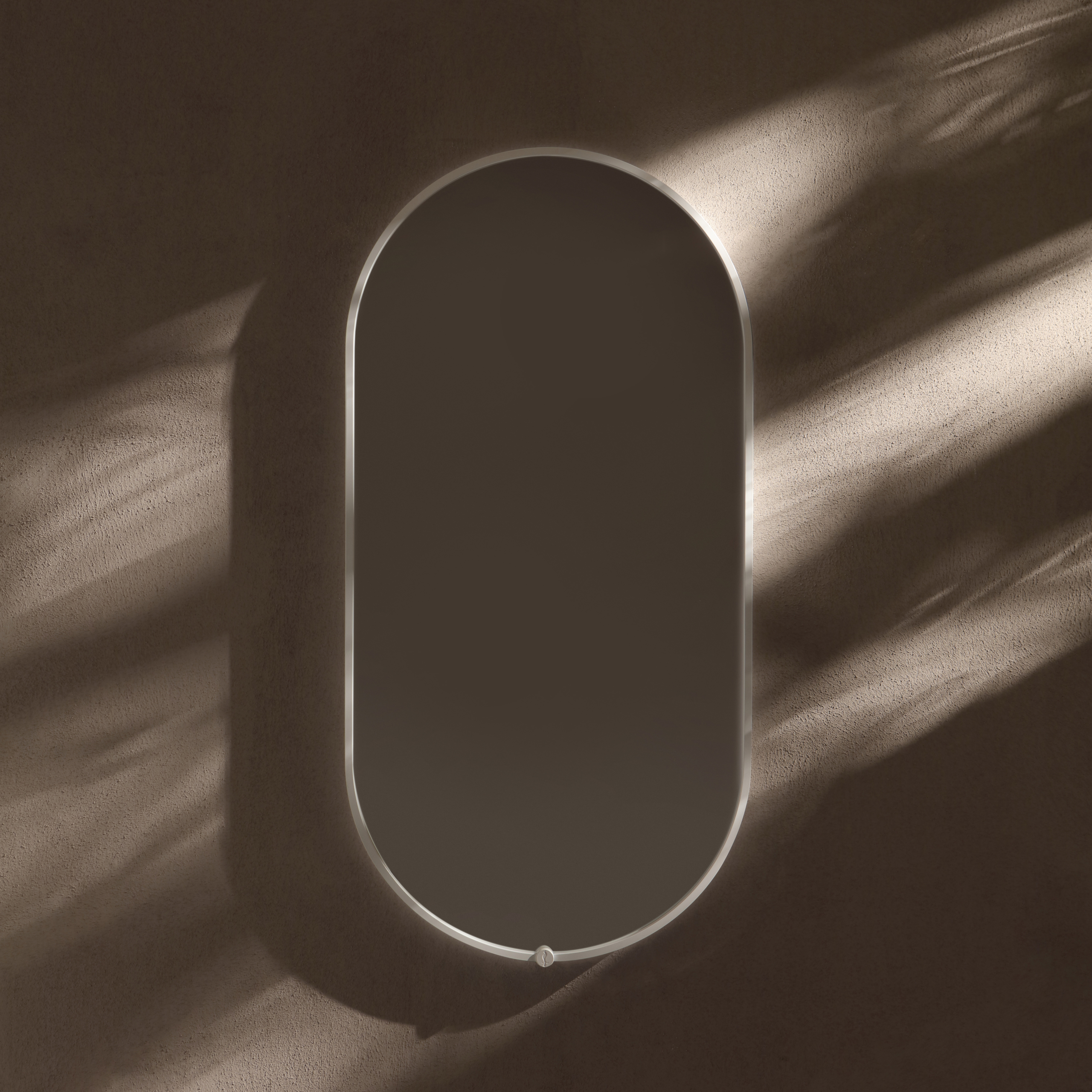 Frame oval spegel med belysning.