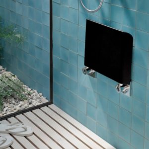 Fällbar sits för vägg