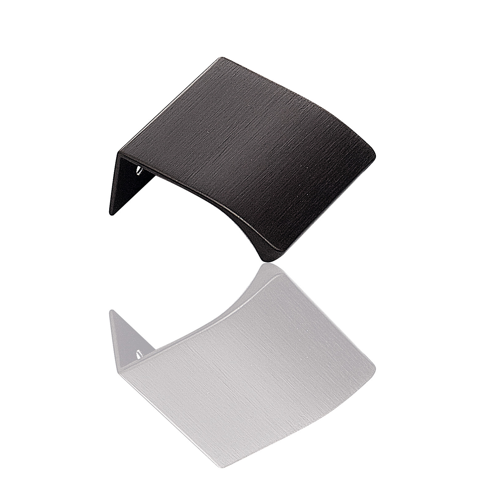 Edge handtag till en kommod.