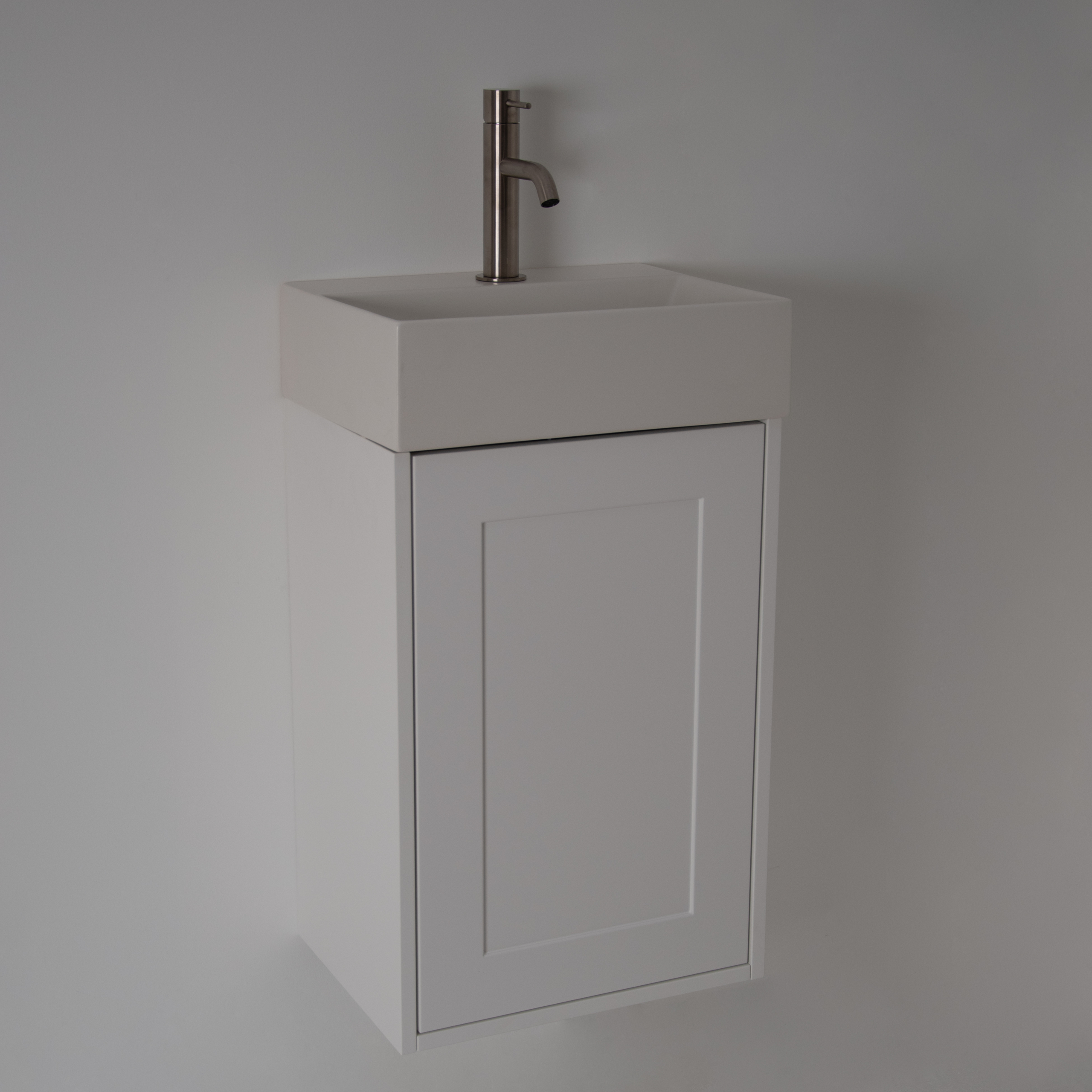 Spiken 390 tvättställsskåp med tvättställ och blandare