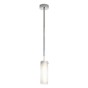 Pendlande lampa Ottavino Pendant med ett räfflat frostat glas i färgen krom.